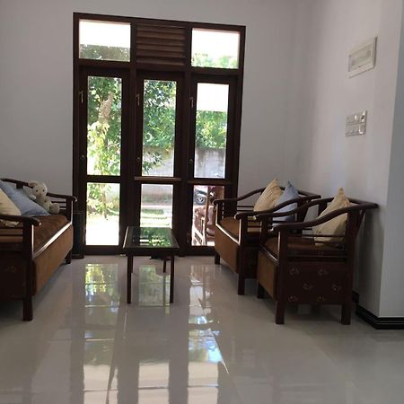 Katunayaka Bosadi Homestay מראה חיצוני תמונה